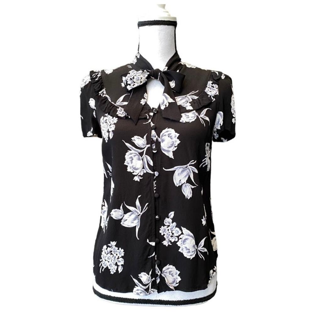 Anthropologie Maeve Button Up Floral Ruffle
Trim Blouse XS Black Short Sleeve